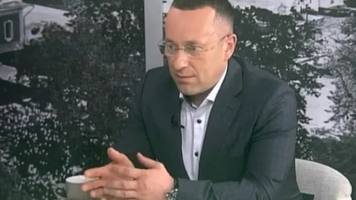 mp-from-the-servant-of-the-people-party-filed-a-complaint-against-a-us-congressman-over-a-sign-with-an-obscene-inscription