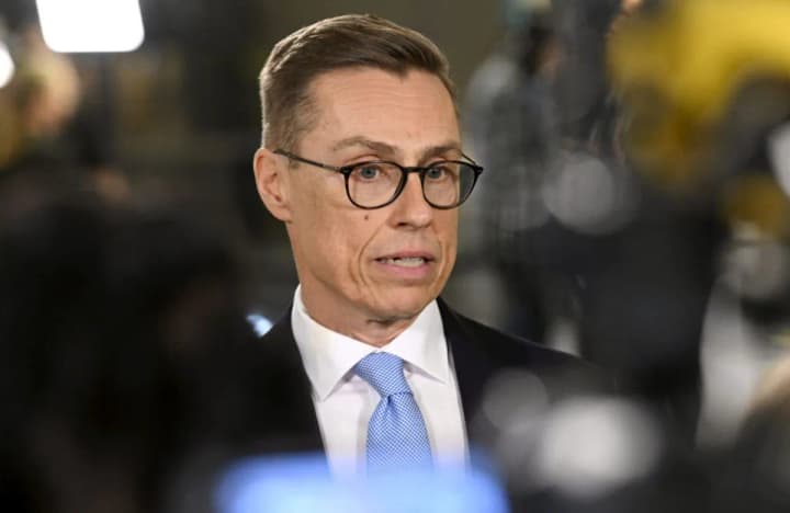 zasidannia-koalitsii-okhochykh-domovylysia-pro-posylennia-ekonomichnoho-tysku-na-rf