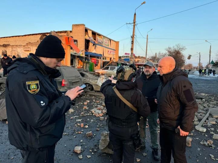 russian-troops-strike-at-sloviansk-one-dead-and-destruction