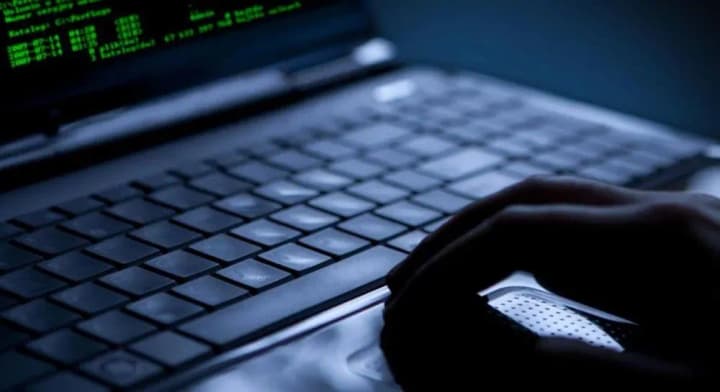 khakery-atakuiut-ukrainskykh-notariusiv-shchob-otrymaty-dostup-do-derzhreiestriv-ukrainy