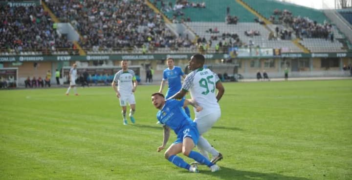 matchi-mizh-dynamo-ta-vorskloiu-zihraiut-v-kyievi-a-ne-v-poltavi