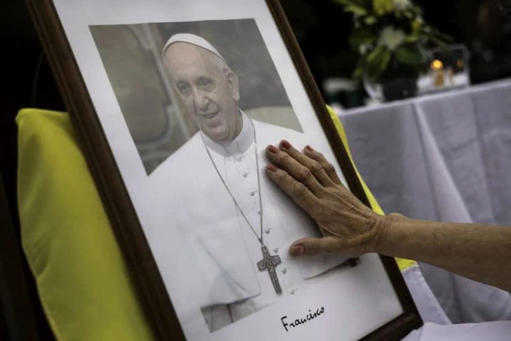 pope-denies-rumors-of-his-critical-condition-and-resignation