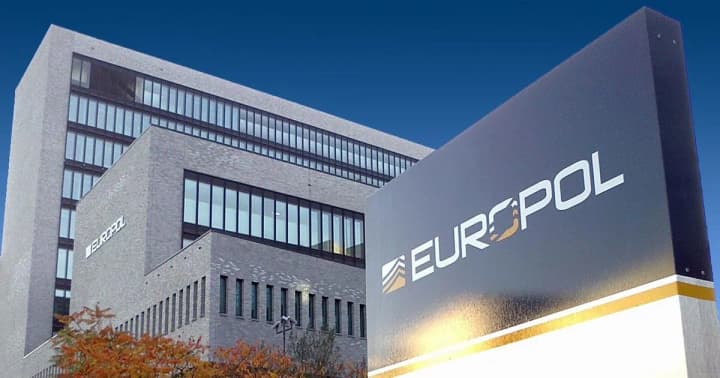 yevropol-provel-masshtabnuyu-operatsiyu-protiv-ii-materialov-nasiliya-nad-detmi-zaderzhani-25-chelovek