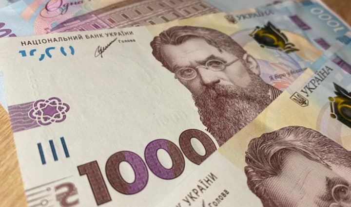 poslednii-den-zimnei-yepodderzhki-shmigal-rasskazal-skolko-ukraintsev-podali-zayavki-na-poluchenie-1000-griven