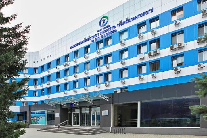 u-instytuti-imeni-shalimova-zrobyly-unikalnu-operatsiiu-z-vydalennia-hihantskoho-tromba-shcho-dosiah-sertsia