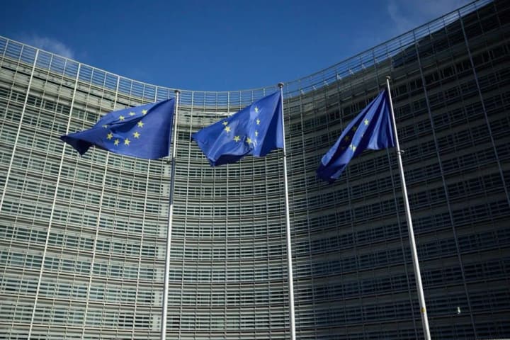 nam-potriben-17-i-paket-sanktsii-yes-proty-rf-zelenskyi