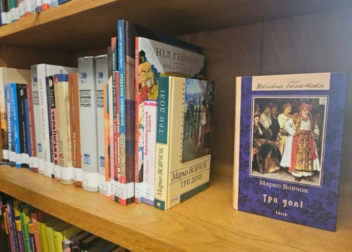 ukrainska-knyzhkova-polychka-protiahom-liutoho-vidkrylasia-u-6-krainakh