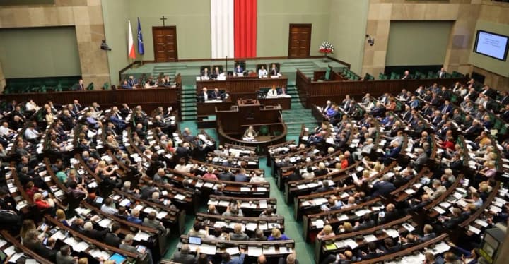 tusk-prosyt-polshchu-perehlianuty-uchast-u-ottavskii-ta-dublinskii-konventsiiakh-cherez-kasetni-boieprypasy