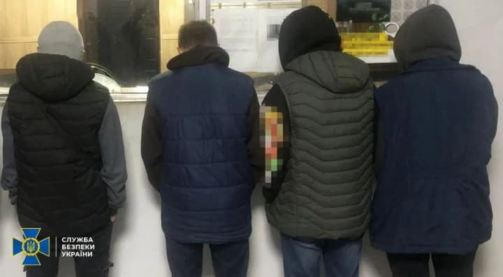 sbu-zaderzhala-yeshche-8-podzhigatelei-sredi-nikh-nesovershennoletnie-i-retsidivist-vor