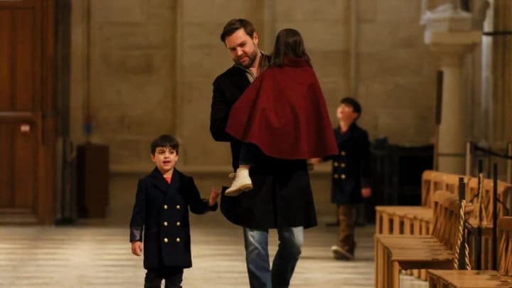 the-vice-president-of-the-united-states-complained-about-being-chased-by-pro-ukrainian-protesters