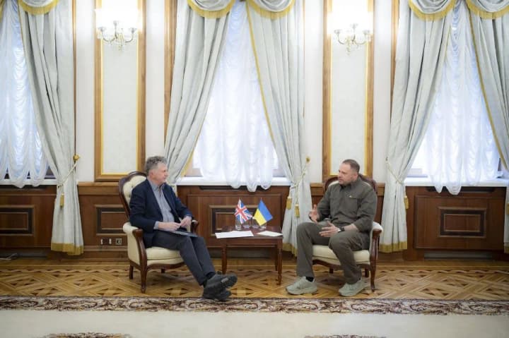 yermak-and-the-british-prime-ministers-advisor-discussed-the-peace-plan-military-and-financial-support-for-ukraine