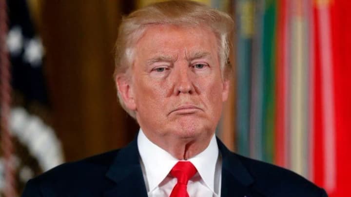 tramp-ukhylyvsia-vid-pytannia-pro-rosiiu-ta-nazvav-zelenskoho-nevdiachnym