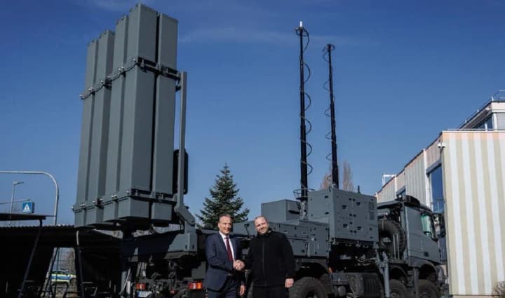 postachannia-raket-i-system-ppo-zbilshytsia-vtrychi-ukraina-pidpysala-memorandum-z-nimetskym-vyrobnykom-iris-t
