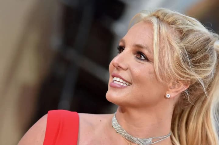 britney-spears-is-dancing-again-to-justin-timberlakes-song-fans-are-surprised