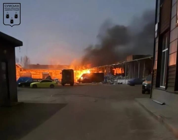 u-sumakh-shakhed-vluchyv-u-skladske-prymishchennia-vynykla-pozhezha