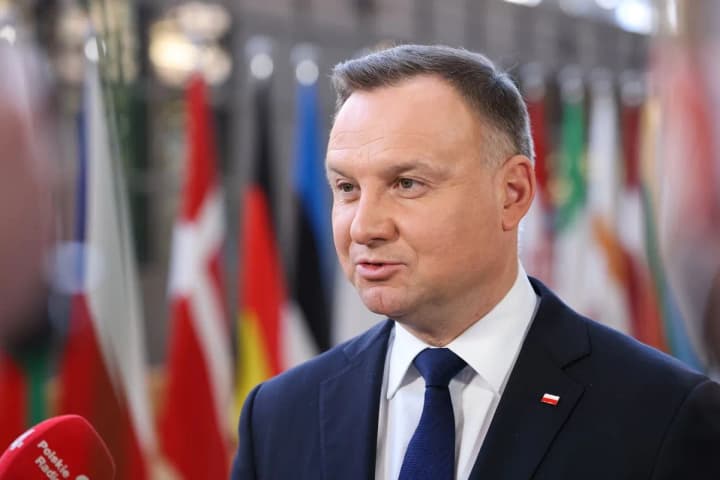 prezydent-polshchi-duda-khoche-dostupu-do-frantsuzkoho-yadernoho-shchyta