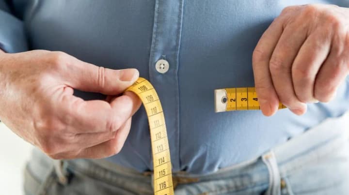 brak-vtroe-uvelichivaet-risk-ozhireniya-u-muzhchin-no-ne-u-zhenshchin-issledovanie