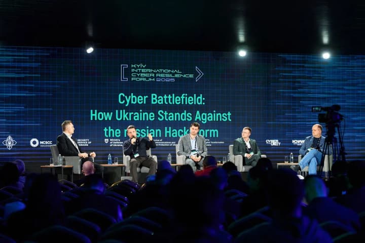 tekhnolohii-proty-kiberatak-holovni-vyklyky-ta-stratehii-zakhystu-na-kyivskomu-mizhnarodnomu-forumi-z-kiberbezpeky