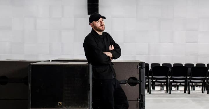 modni-perestanovky-donatella-versache-pokydaie-post-u-versace-a-demna-hvasaliia-perekhodyt-do-gucci