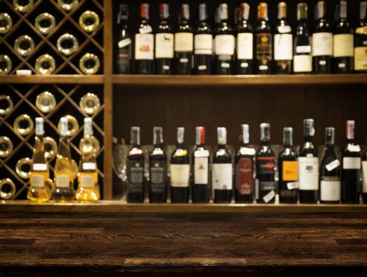 pogroza-trampa-vvesti-200percent-poshlinu-na-yevropeiskie-vina-poyavilas-reaktsiya-frantsii-i-ispanii