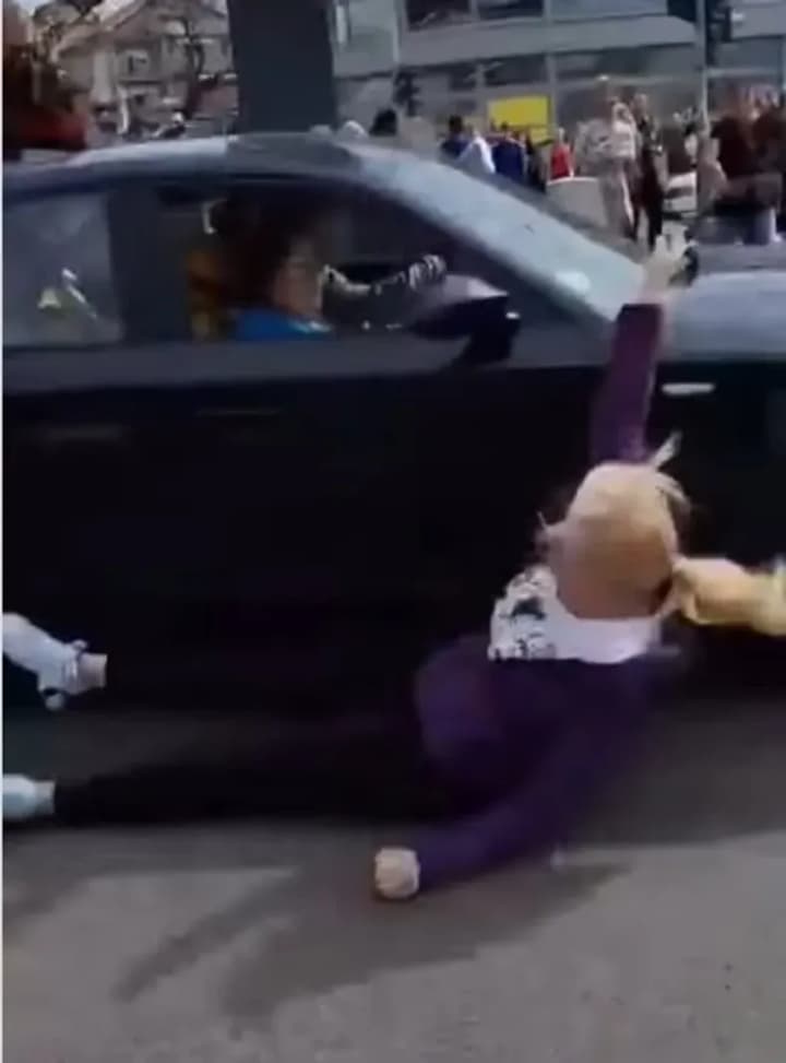 in-serbia-a-bmw-driver-drove-into-a-crowd-during-a-protest-three-people-were-injured