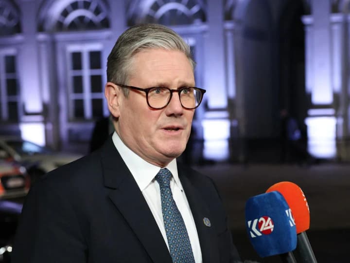 starmer-my-povynni-zapobihty-poshyrenniu-yadernoi-zbroi