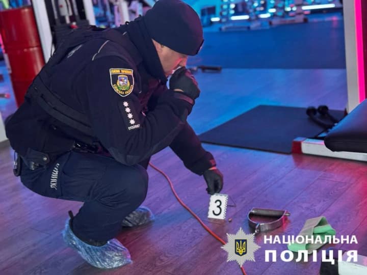 na-kyivshchyni-nevidomi-vlashtuvaly-strilianynu-v-trts-ye-poranenyi