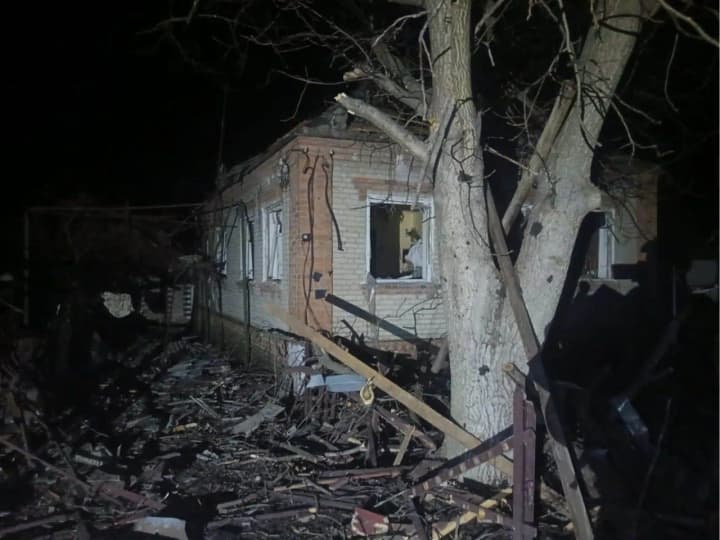 udar-po-slavyansku-troe-grazhdanskikh-postradali-povrezhdeni-doma