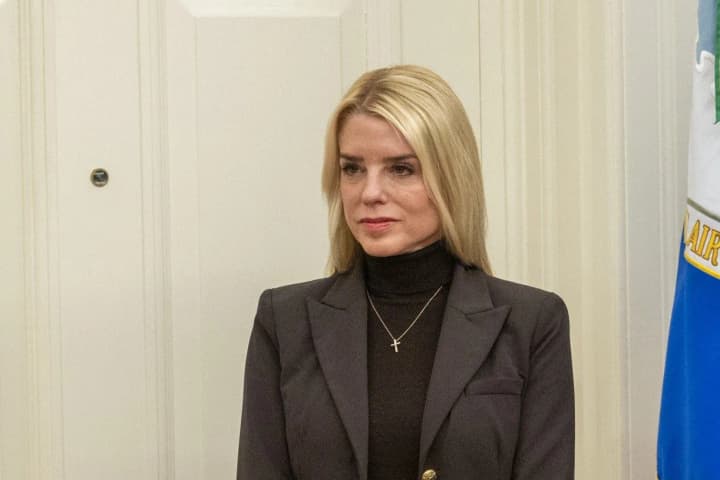 henprokuror-ssha-nazvala-vandalizm-shchodo-tesla-vnutrishnim-teroryzmom