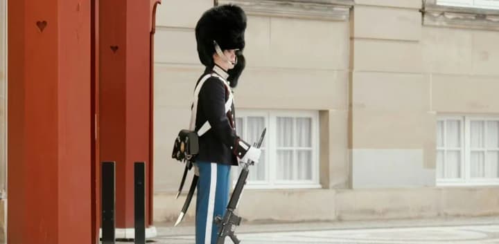 snorting-cocaine-from-a-saber-tv-reporters-expose-drug-addiction-in-the-circle-of-guards-of-the-danish-royal-family