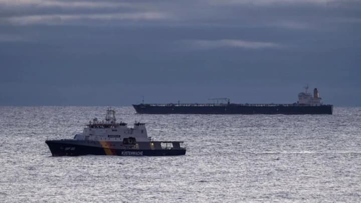 nimetska-mytnytsia-konfiskuvala-tanker-tinovoho-flotu-rf-razom-iz-naftoiu-na-40-mln-yevro