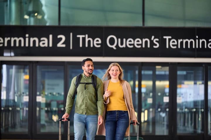 aeroport-khitrou-vidnovyv-robotu-pislia-masshtabnoho-zboiu-cherez-pozhezhu