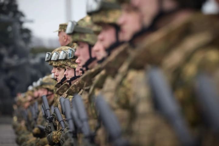 mvd-razyasnilo-izmeneniya-v-zakon-ob-ispolzovanii-natsgvardiei-dubinok-i-elektroshokerov