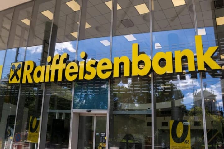 raiffeisen-bank-zamorozil-popitki-prodat-svoe-podrazdelenie-v-rossii