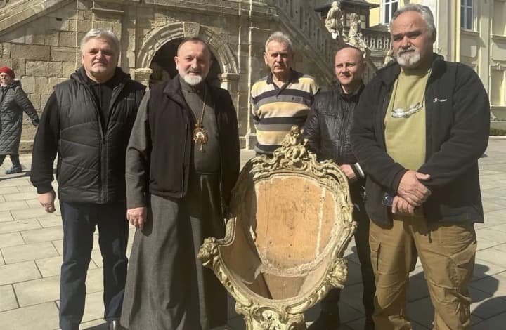 liberation-of-slobozhanshchyna-the-military-returned-the-stolen-armchair-of-metropolitan-sheptytskyi-to-lviv