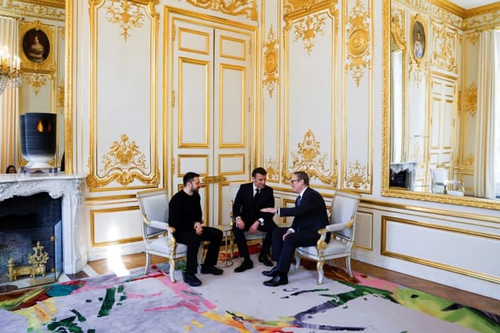 world-leaders-gathered-at-the-coalition-of-the-willing-summit-in-paris-zelenskyy-macron-and-starmer-held-their-first-talks