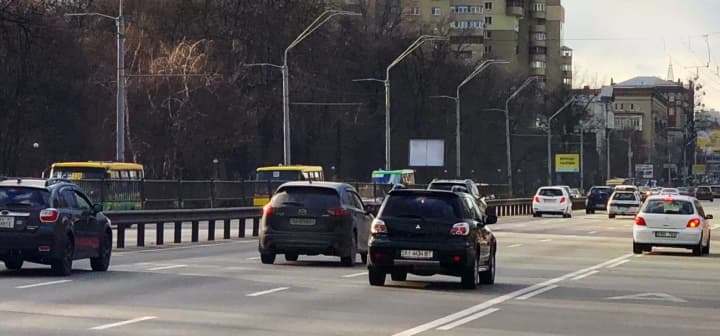 u-kyievi-perekryiut-prospekt-yevropeiskoho-soiuzu-buduiut-metro-na-vynohradar