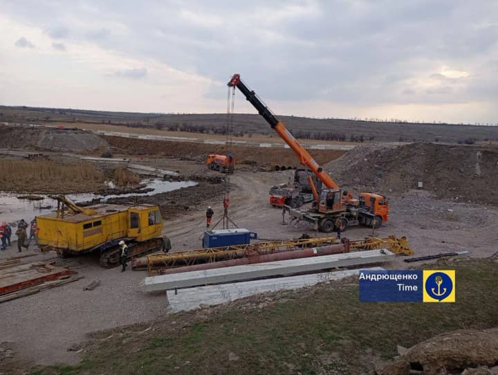 in-mariupol-a-transport-hub-is-being-built-for-the-military-logistics-of-the-occupiers-city-council