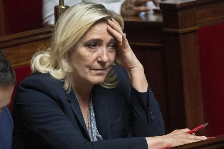 marin-le-pen-zahrozhuie-zaborona-na-uchast-u-vyborakh-cherez-zvynuvachennia-u-finansuvanni