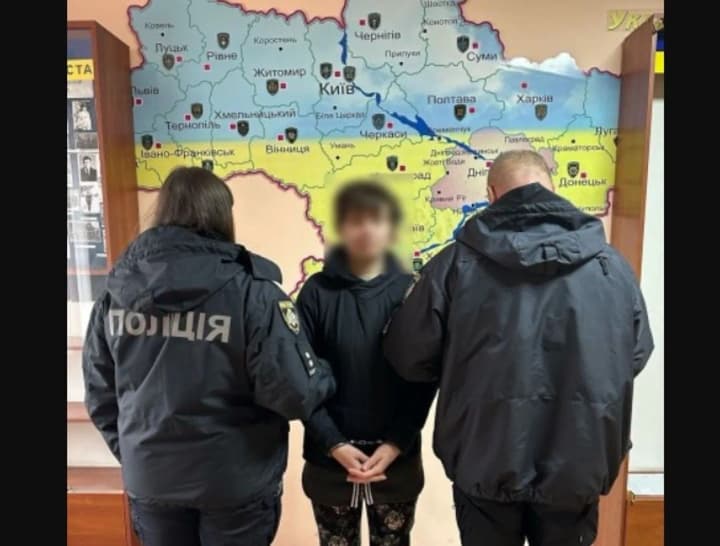 in-dnipro-a-woman-hit-a-cafe-visitor-with-a-brick-the-police-are-investigating-the-circumstances
