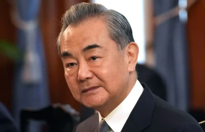 chinese-foreign-minister-arrives-in-moscow-to-discuss-ceasefire-with-lavrov
