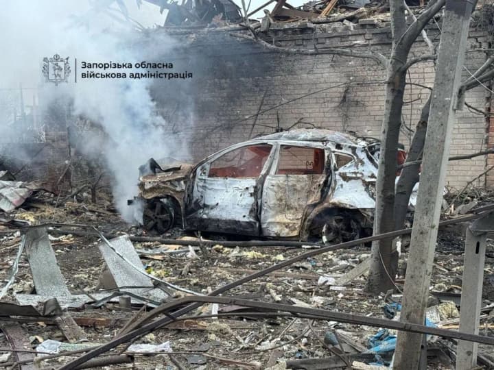 rf-udarila-po-grazhdanskim-obektam-v-zaporozhskoi-oblasti-yest-zhertva