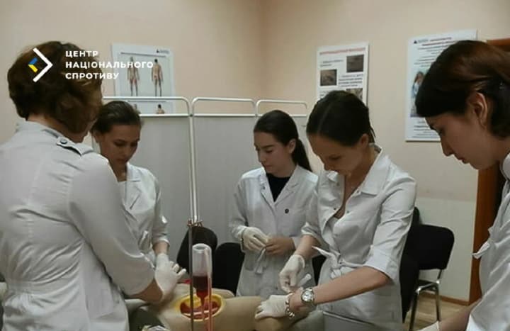 doktor-a-vi-tochno-vrach-na-vot-zaporozhskoi-oblasti-v-bolnitse-massovo-trudoustraivayut-vipusknikov-feikovikh-vuzov