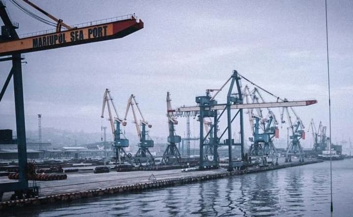 khochut-vyvozyty-12-mln-tonn-kradenoho-u-mariupoli-okupanty-zbilshuiut-potuzhnist-portu-miskrada