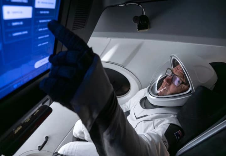 spacex-vpervie-otpravila-crew-dragon-v-okolopolyarnii-orbitalnii-polet