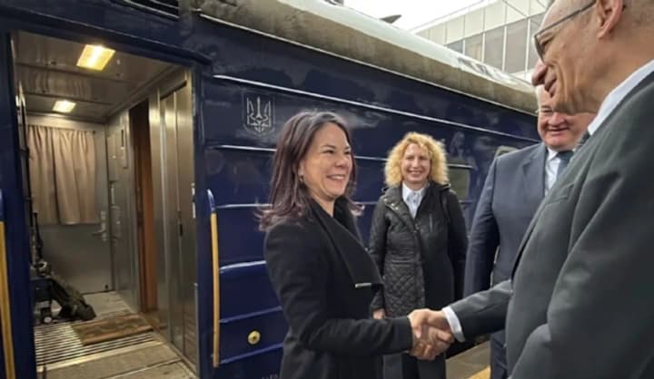 berbok-priekhala-v-kiev-i-predosteregla-ssha-ot-taktiki-rossii