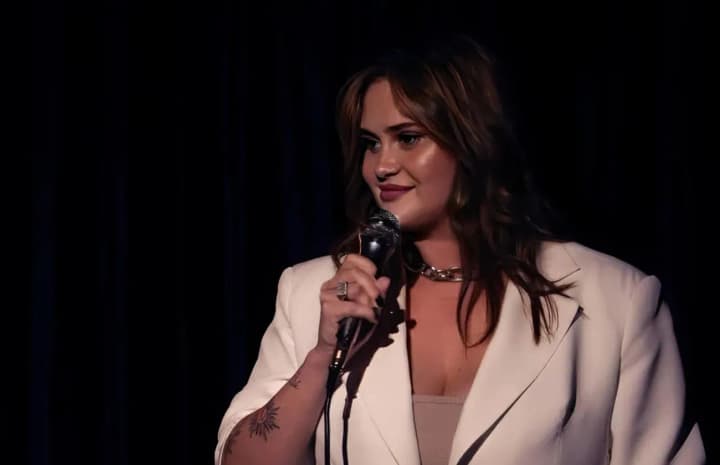 stand-up-comedian-alla-volkova-gave-birth-to-her-first-child-first-photo