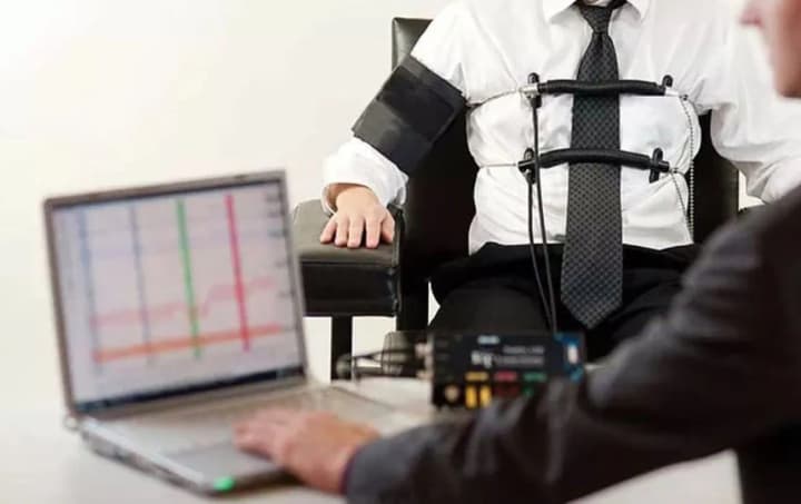 dlya-tamozhennikov-budut-oprosi-na-poligrafe-pravitelstvo-utverdilo-pravila