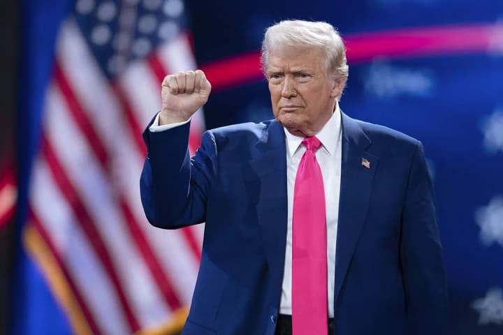 tramp-razocharovan-chto-putin-tyanet-vremya-i-prismatrivaetsya-k-agressivnomu-primeneniyu-sanktsii-smi