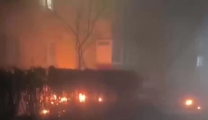 rostovska-oblast-rf-pid-atakoiu-droniv-u-tahanrozi-prolunaly-vybukhy